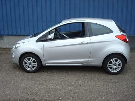 Ford Ka - 1.2 Trend Airco, 4 nieuwe banden - 1