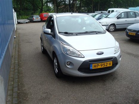 Ford Ka - 1.2 Trend Airco, 4 nieuwe banden - 1