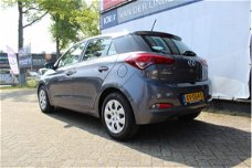 Hyundai i20 - 1.2 HP i-Motion Navi, cruise, achteruitrijcamera, parkeersensoren achter, rijstrooksen