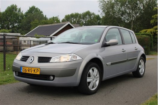 Renault Mégane - 1.6-16V Privilège Luxe NAVI / CLIMA - 1