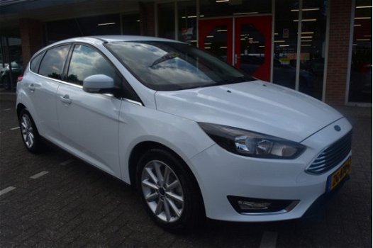 Ford Focus - 1.0 Titanium /navigatie/cruise - 1