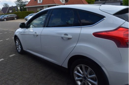 Ford Focus - 1.0 Titanium /navigatie/cruise - 1