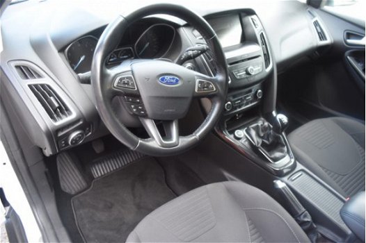 Ford Focus - 1.0 Titanium /navigatie/cruise - 1