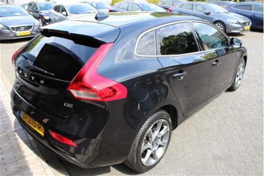 Volvo V40 - 1.6 D2 OCEAN RACE NAVI LEDER 74.295 KM - 1