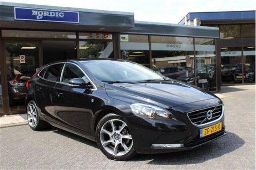 Volvo V40 - 1.6 D2 OCEAN RACE NAVI LEDER 74.295 KM - 1