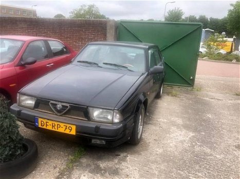 Alfa Romeo 75 - 3.0 V6 - 1