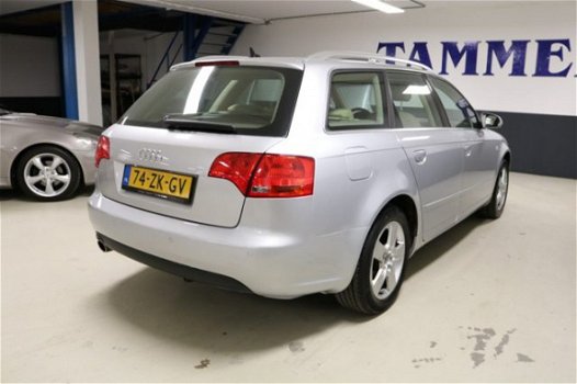 Audi A4 - 1.6 ADVANCE - 1