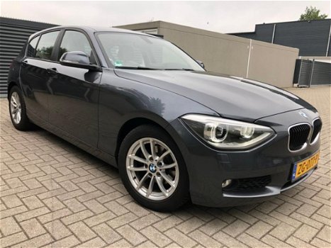 BMW 1-serie - 118D Sport Line AUTO, LED, NAVI, ECC - 1