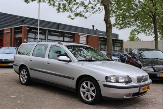 Volvo V70 - 2.4 D5 Geartronic Edition II 7 PERS/NAVI /LEDER / - 1