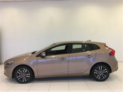 Volvo V40 - 1.6 T3 Momentum Nav/Cruise/Climate €1.000, - Slooppremie - 1