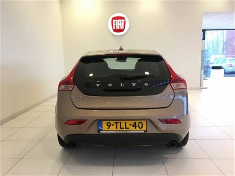 Volvo V40 - 1.6 T3 Momentum Nav/Cruise/Climate €1.000, - Slooppremie - 1