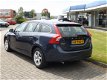 Volvo V60 - D2 Momentum / AUTOMAAT / Trekhaak / Navigatie / Cruise Control / 100% Dealeronderhouden - 1 - Thumbnail