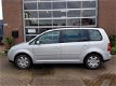 Volkswagen Touran - 2.0-16V FSI Trendline - 1 - Thumbnail