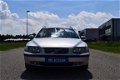 Volvo V70 - 2.4 Comfort Line Youngtimer Automaat, Stoelvw, Climate, Cruise, Trekhaak - 1 - Thumbnail