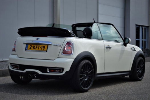 Mini Mini Cabrio - 1.6 Cooper S Chili JCW | Akrapovic downpipe - 1