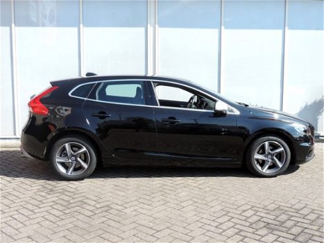 Volvo V40 - 2.0 D2 R-Design Business (leer, xenon, stoelverw) - 1