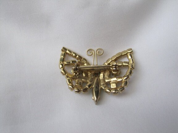 Broche goudkleurige vlinder met ice blauw en groen kristal rijnsteentjes 3.5x2.6 cm. - Afbeelding 6
