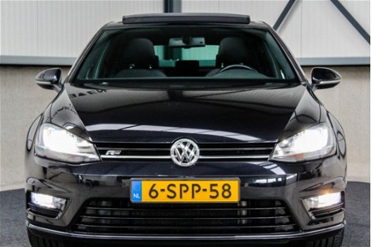 Volkswagen Golf - 1.4 TSI ACT Highline ✅R-Line 140pk 1e Eig|NL|Dealer|LED|Xenon|Panoramadak|Navi|PDC - 1