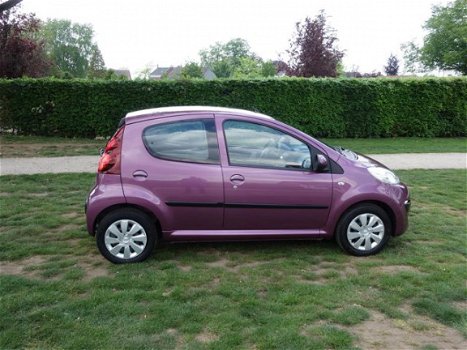 Peugeot 107 - 1.0 Active Airco, Electrische pakket, Radio MP3 speler, Toerenteller, Wieldoppen, Meta - 1