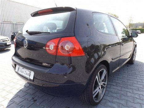 Volkswagen Golf - 1.6 16V FSI Trendline - 1