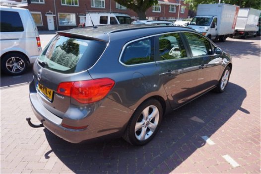 Opel Astra Sports Tourer - 1.6 Turbo Cosmo 180 PK - 1