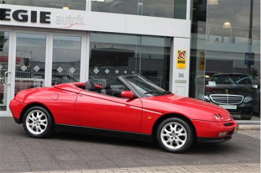 Alfa Romeo Spider - 2.0-16V T.Spark - 1