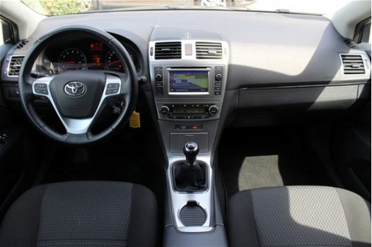 Toyota Avensis Wagon - 1.8 VVTi Business *NAVIGATIE / PARKEERCAMERA / CLIMATE CONTROL - 1