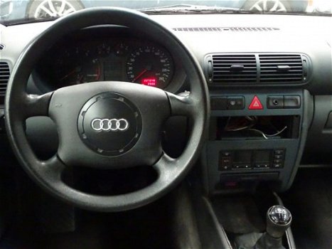 Audi A3 - 1.8 5V Attraction Airco Climate control Trekhaak - 1