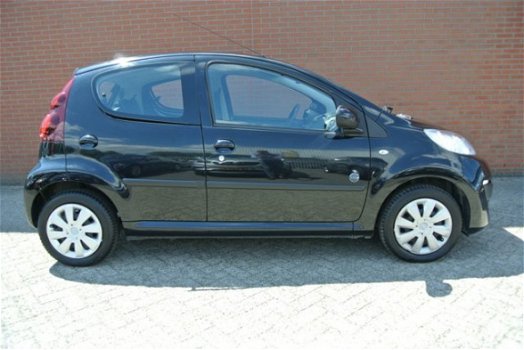 Peugeot 107 - 1.0 Envy 5 deurs Airco Rijklaarprijs - 1