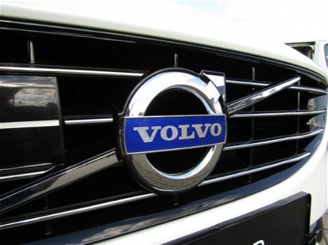 Volvo V60 - 2.4 D6 AWD PLUG-IN HYBRID - 1