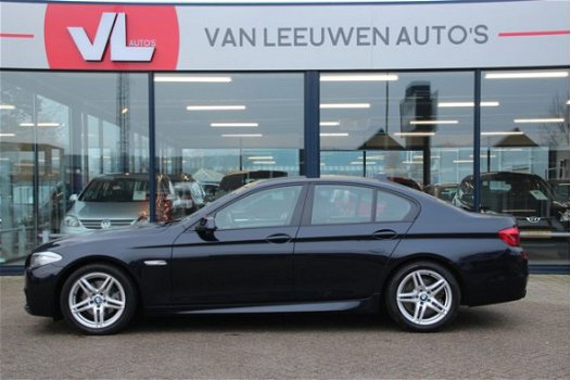 BMW 5-serie - 520i Executive | Navigatie | M Pakket | Climate Control | Dealer onderhouden | Eerste - 1