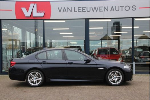 BMW 5-serie - 520i Executive | Navigatie | M Pakket | Climate Control | Dealer onderhouden | Eerste - 1