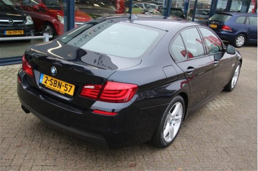 BMW 5-serie - 520i Executive | Navigatie | M Pakket | Climate Control | Dealer onderhouden | Eerste - 1