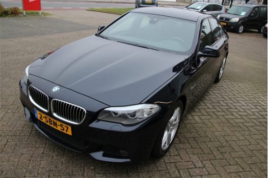 BMW 5-serie - 520i Executive | Navigatie | M Pakket | Climate Control | Dealer onderhouden | Eerste - 1