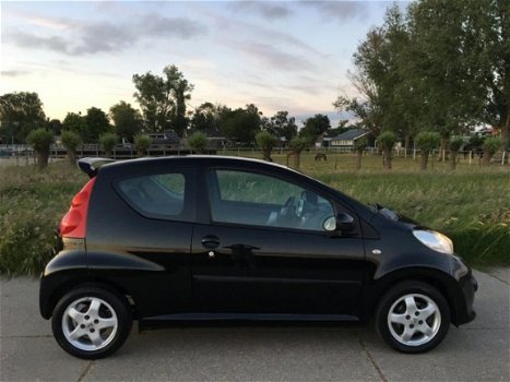 Peugeot 107 - 1.0-12V XS Urban Move 93DKM AUTOMAAT/ELEK-PAK/NAP - 1