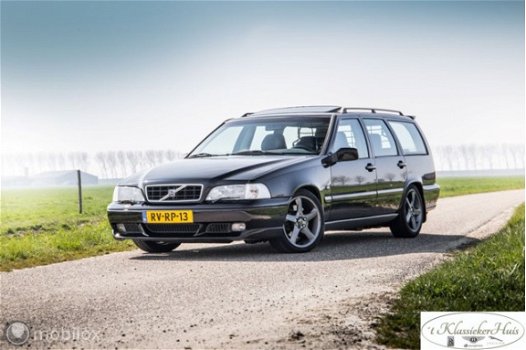 Volvo V70 - 2.3 R AWD - 1