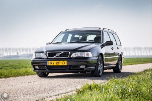 Volvo V70 - 2.3 R AWD - 1