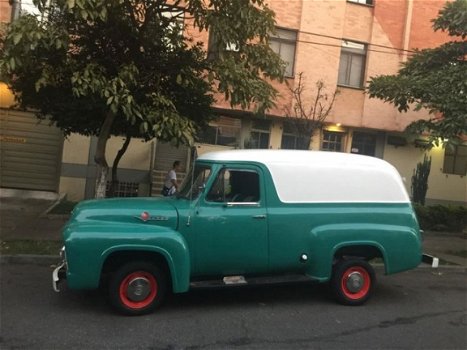 Ford F100 - Panel Truck - 1