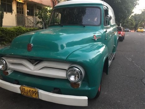 Ford F100 - Panel Truck - 1