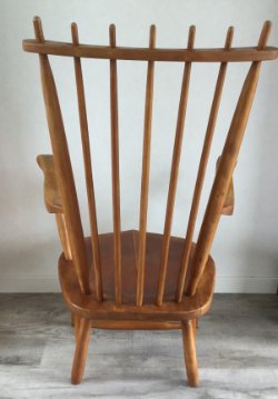 Verkocht ❤️ Mooie vintage (jaren 60/70j grenenhouten spijlenstoel