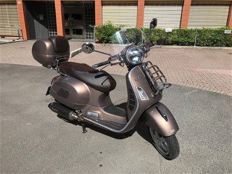 Scooter Vespa GTS 300 Touring ABS / ASR - 1
