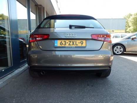 Audi A3 - 1.6 TDI Attraction Pro Line - 1