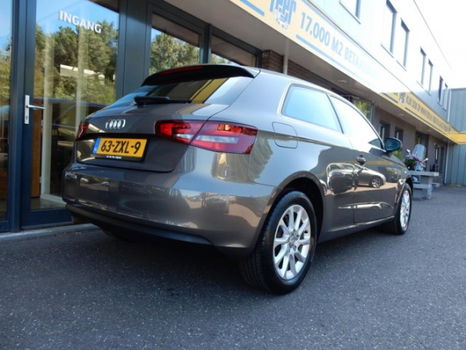 Audi A3 - 1.6 TDI Attraction Pro Line - 1