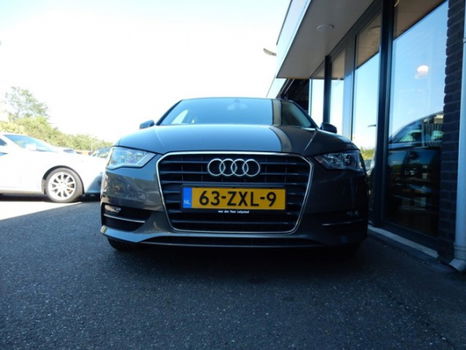 Audi A3 - 1.6 TDI Attraction Pro Line - 1