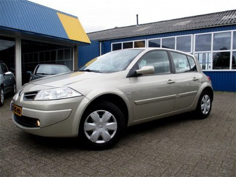 Renault Mégane - 1.6-16V 