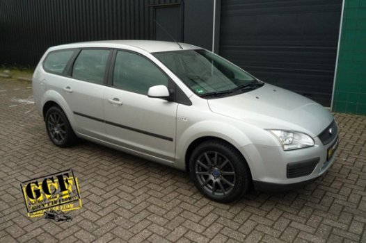 Ford Focus Wagon - 1.6 Airco, Parkeerhulp, Navi , D-riem vervangen - 1