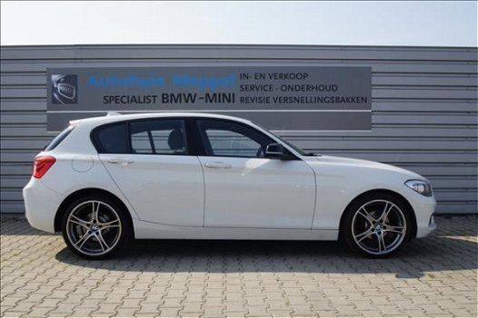 BMW 1-serie - 118i Exe , 4 cilinder , Sport , CruiseControl Stoelverwarming Zwarte-hemel Bluetooth - 1