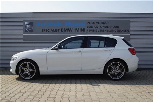 BMW 1-serie - 118i Exe , 4 cilinder , Sport , CruiseControl Stoelverwarming Zwarte-hemel Bluetooth - 1