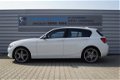 BMW 1-serie - 118i Exe , 4 cilinder , Sport , CruiseControl Stoelverwarming Zwarte-hemel Bluetooth - 1 - Thumbnail