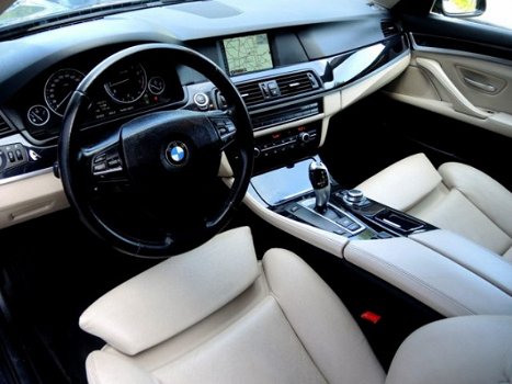 BMW 5-serie Touring - 523i LEDER SPORTSTOELEN NAVIGATIE LMV PDC CRUISE - 1